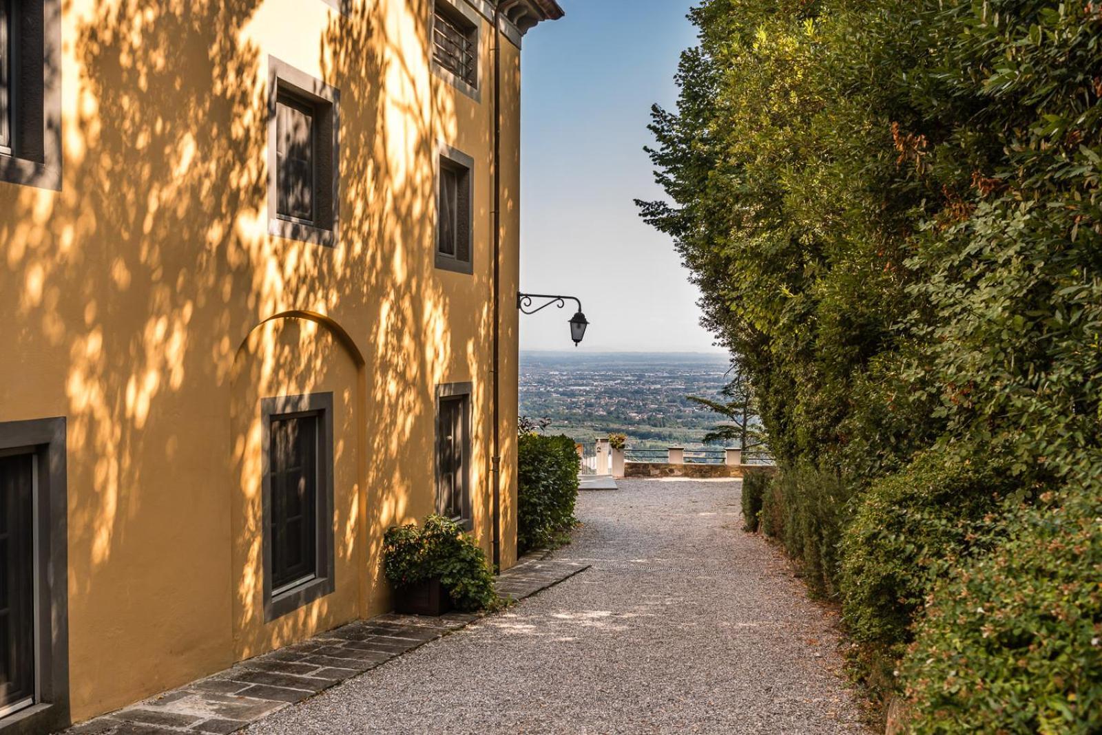 Tenuta Guinigi Antico Borgo Di Matraia - Exclusive Holidays Apartments & Pool ลุคคา ภายนอก รูปภาพ