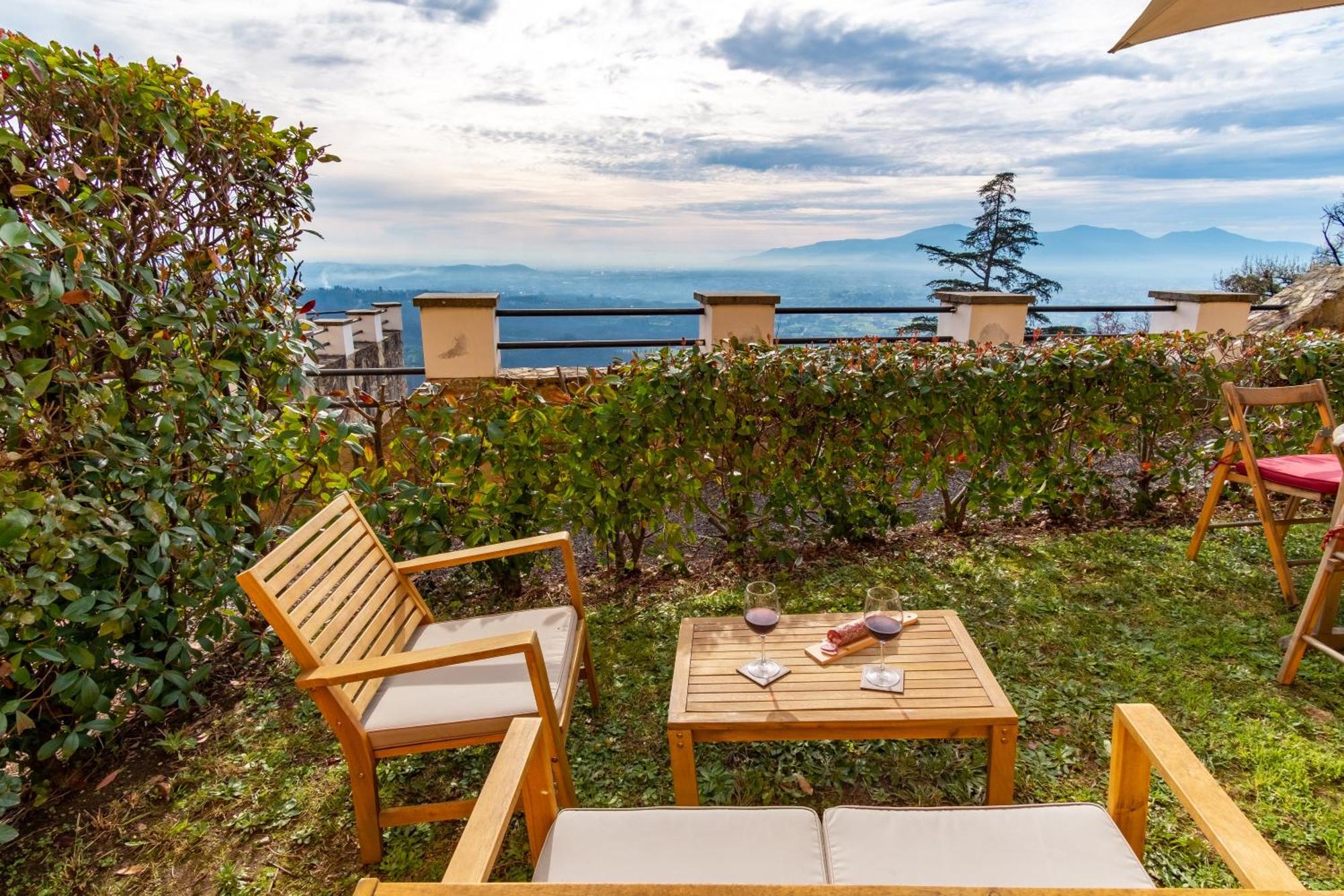 Tenuta Guinigi Antico Borgo Di Matraia - Exclusive Holidays Apartments & Pool ลุคคา ภายนอก รูปภาพ